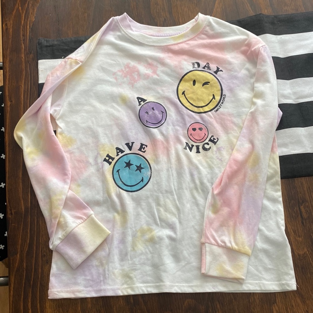 Kids Smiley LS shirt. Size medium (7/8). Worn once
